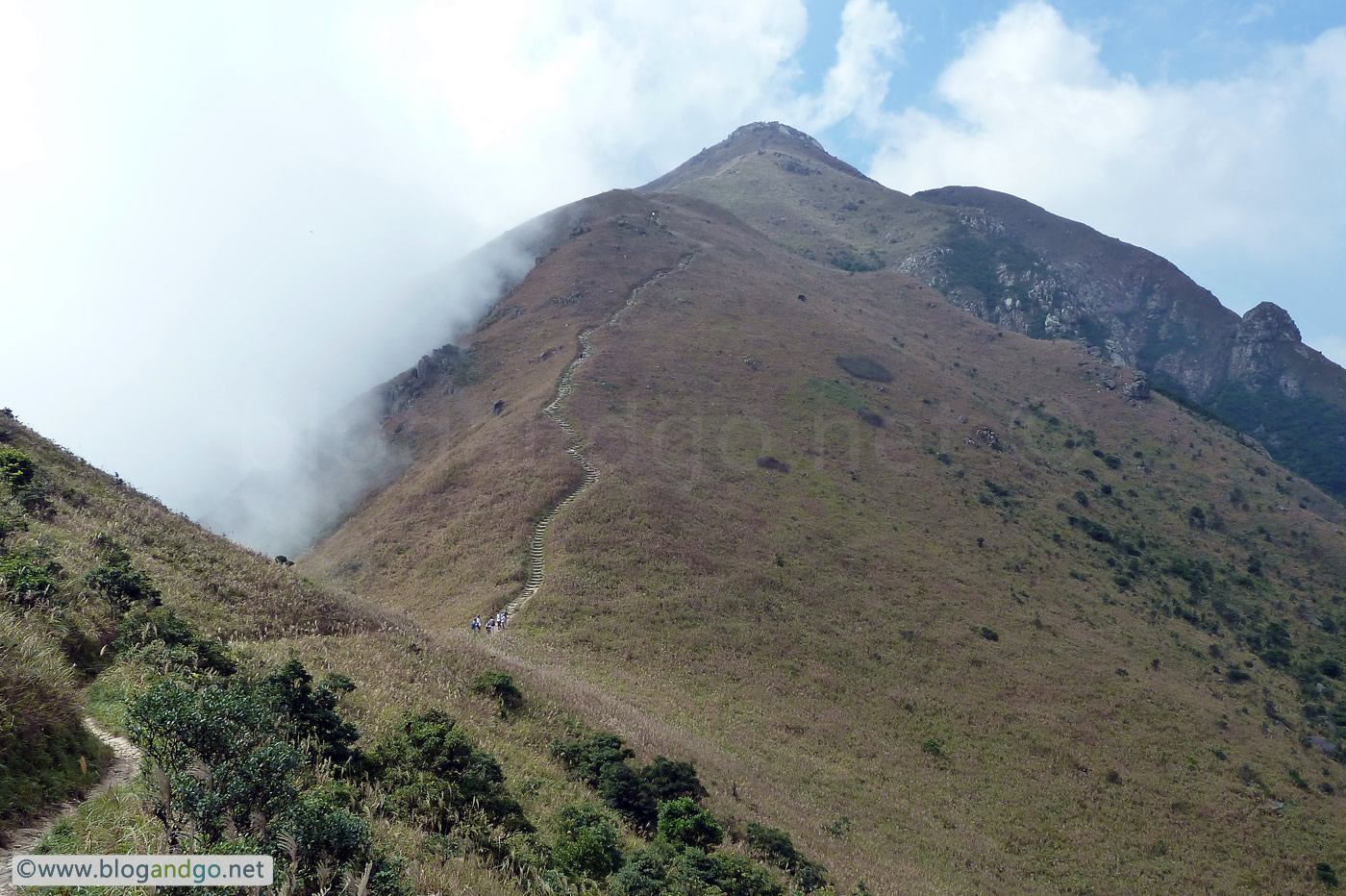 Lantau Trail - Fung Wong Shan in my grasp